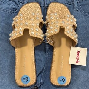 Steve Madden Pearl Embellished Sandals in Tan